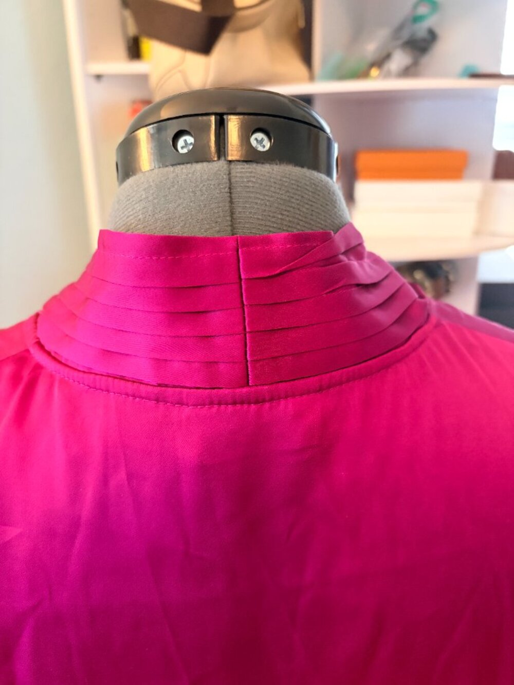 Fuchsia Satin Tie Neck Blouse Womens Medium Pink Short Sleeve Career Barbiecore - Picture 3 of 12